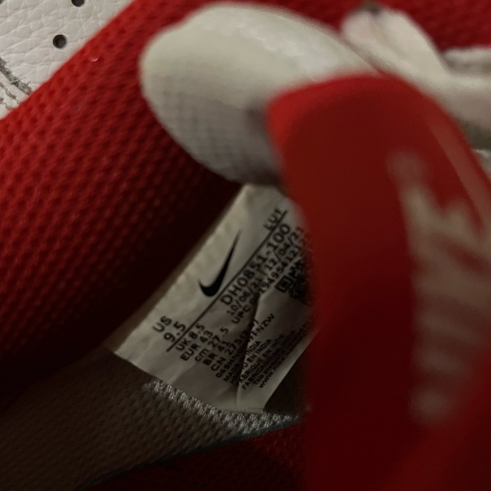Nike. Mens Court Vision 9.5 Red. White. Price reflects condition as is. - Picture 6 of 6